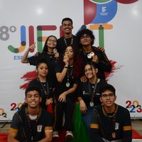 Equipe de Xadrez com as medalhas 